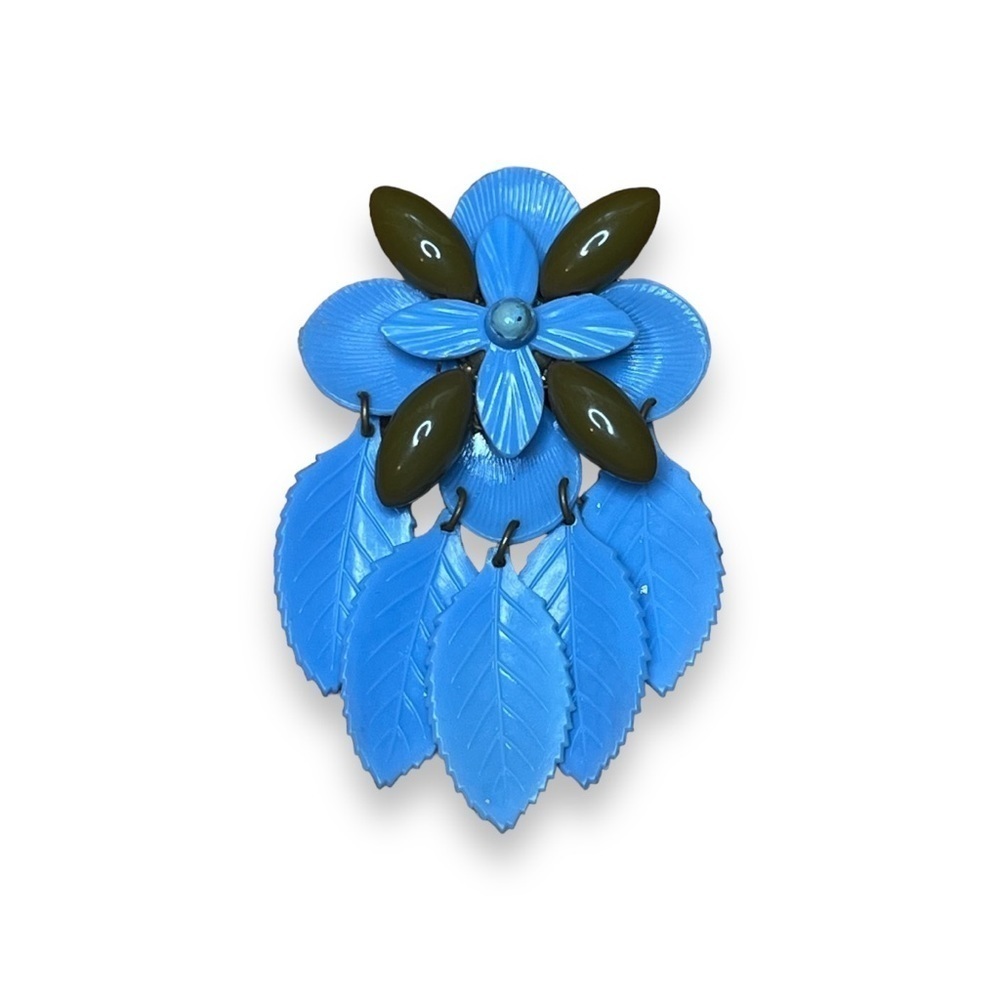 Vintage Plastic Flower with Petals Pin Brooch